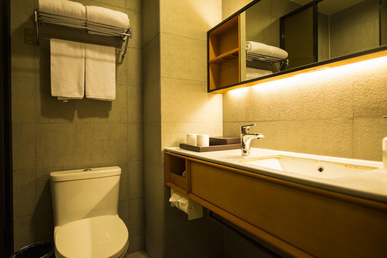 Ji Hotel Shanghai Hongqiao Airport Huqingping Highway Exterior photo